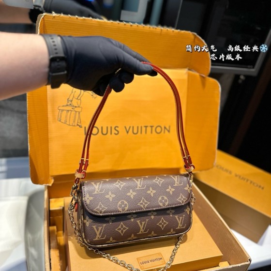 2025 Hot Women's FashionBag Satchel Cross BodyBag Leather Shoulder