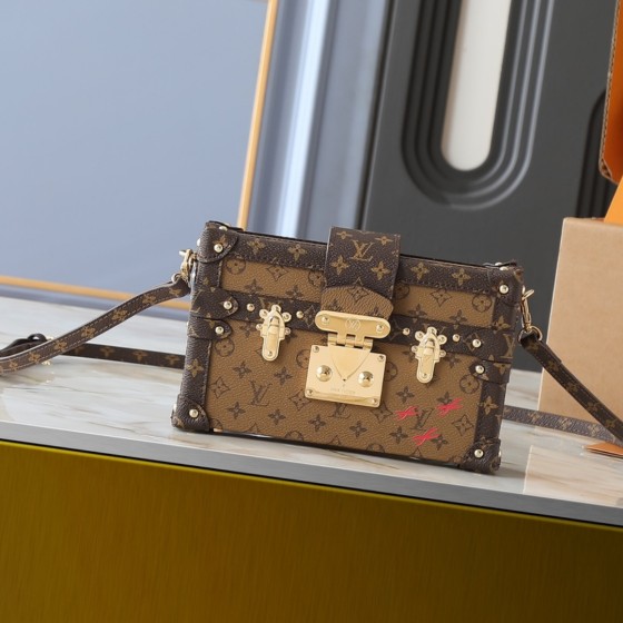 2025 Hot Women's FashionBag Satchel Cross BodyBag Leather Shoulder