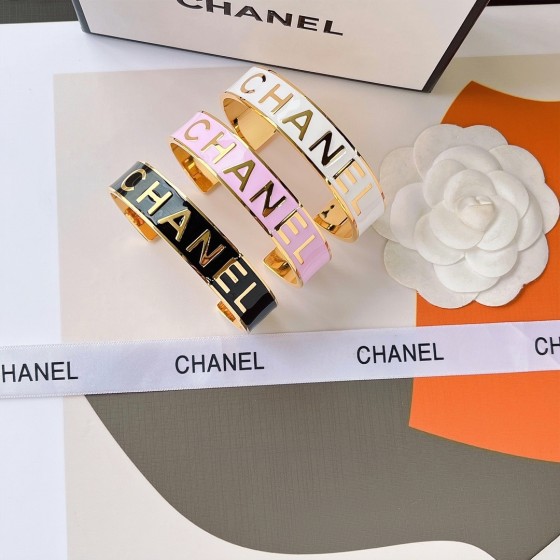 2025 New Styles Women's Fashion Jewelry Accessories,Brandbracelet Designed for Love and Witnessing Sweet Moments