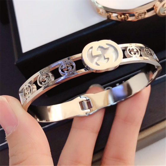 2025 New Styles Women's Fashion Jewelry Accessories, Brandbracelet Designed for Love and Witnessing Sweet Moments