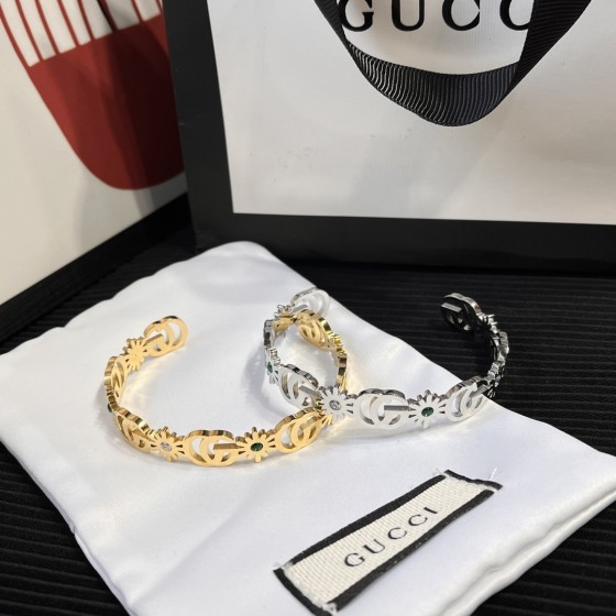 2025 New Styles Women's Fashion Jewelry Accessories, Brandbracelet Designed for Love and Witnessing Sweet Moments