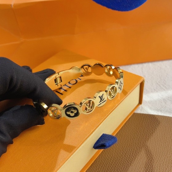 2025 New Styles Women's Fashion Jewelry Accessories,Brandbracelet Designed for Love and Witnessing Sweet Moments