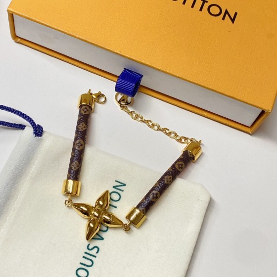 2025 New Styles Women's Fashion Jewelry Accessories,Brandbracelet Designed for Love and Witnessing Sweet Moments