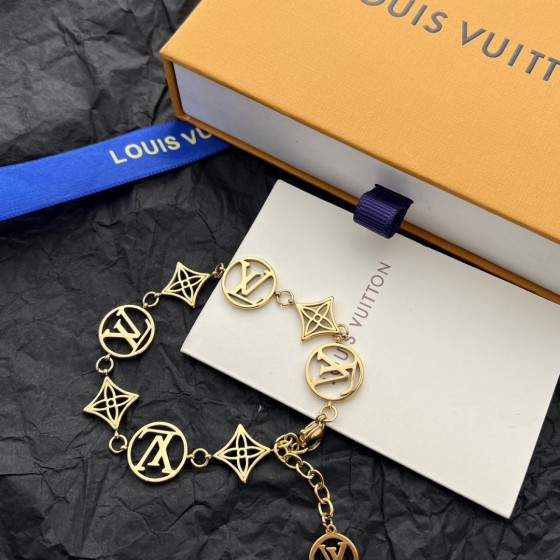 2025 New Styles Women's Fashion Jewelry Accessories,Brandbracelet Designed for Love and Witnessing Sweet Moments