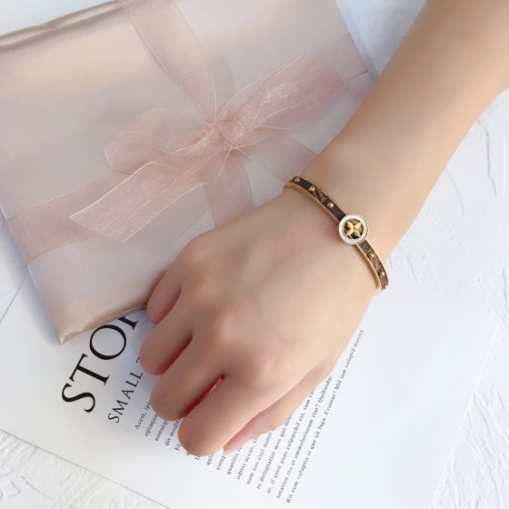 2025 New Styles Women's Fashion Jewelry Accessories,Brandbracelet Designed for Love and Witnessing Sweet Moments