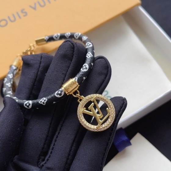 2025 New Styles Women's Fashion Jewelry Accessories,Brandbracelet Designed for Love and Witnessing Sweet Moments