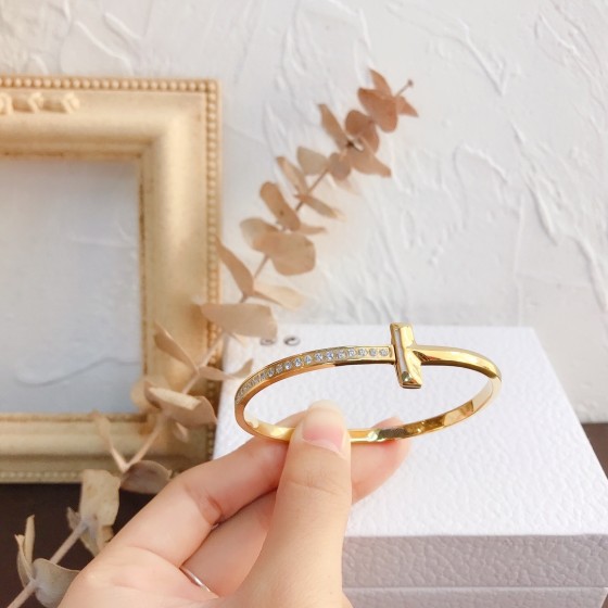 2025 New Styles Women's Fashion Jewelry Accessories,Brandbracelet Designed for Love and Witnessing Sweet Moments