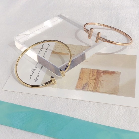 2025 New Styles Women's Fashion Jewelry Accessories,Brandbracelet Designed for Love and Witnessing Sweet Moments