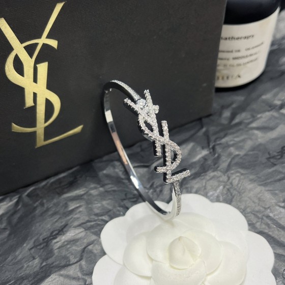 2025 New Styles Women's Fashion Jewelry Accessories, Brandbracelet Designed for Love and Witnessing Sweet Moments