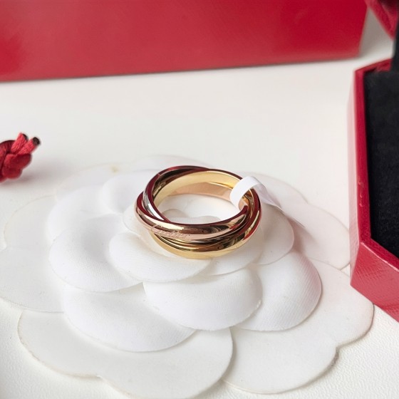 Exquisitely crafted high - quality rings, decorations for your fingertips