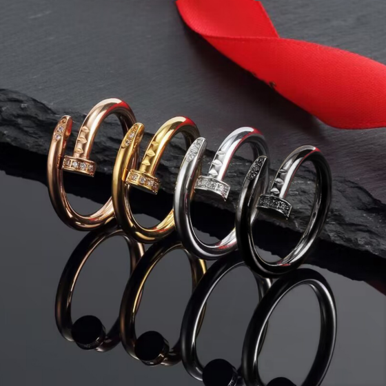 Exquisitely crafted high - quality rings, decorations for your fingertips