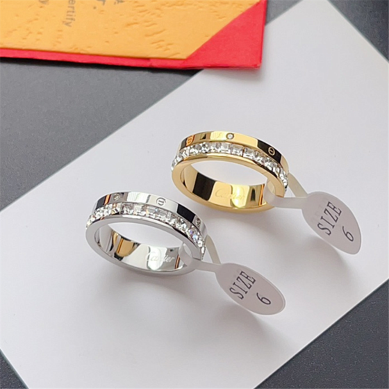 Exquisitely crafted high - quality rings, decorations for your fingertips
