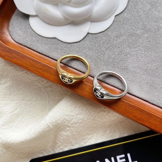 Exquisitely crafted high - quality rings, decorations for your fingertips