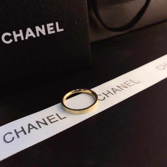 Exquisitely crafted high - quality rings, decorations for your fingertips