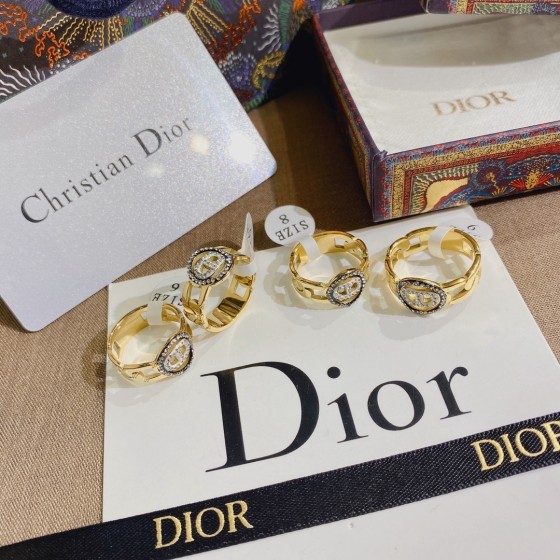 Exquisitely crafted high - quality rings, decorations for your fingertips