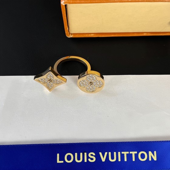 Exquisitely crafted high - quality rings, decorations for your fingertips