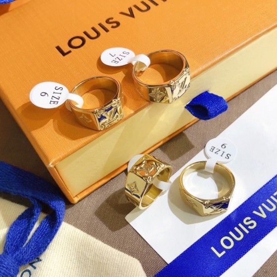 Exquisitely crafted high - quality rings, decorations for your fingertips