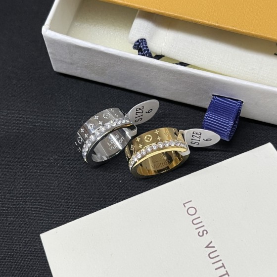 Exquisitely crafted high - quality rings, decorations for your fingertips