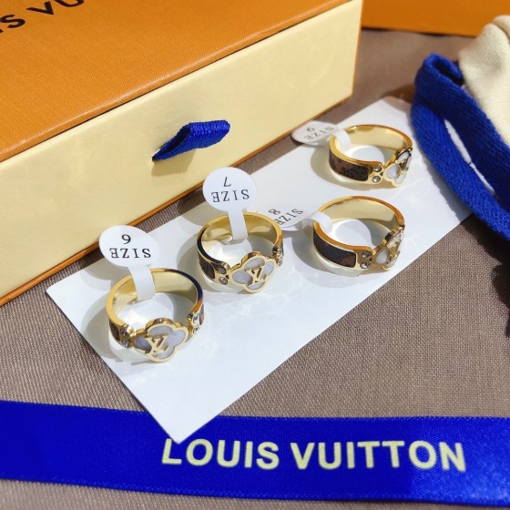 Exquisitely crafted high - quality rings, decorations for your fingertips