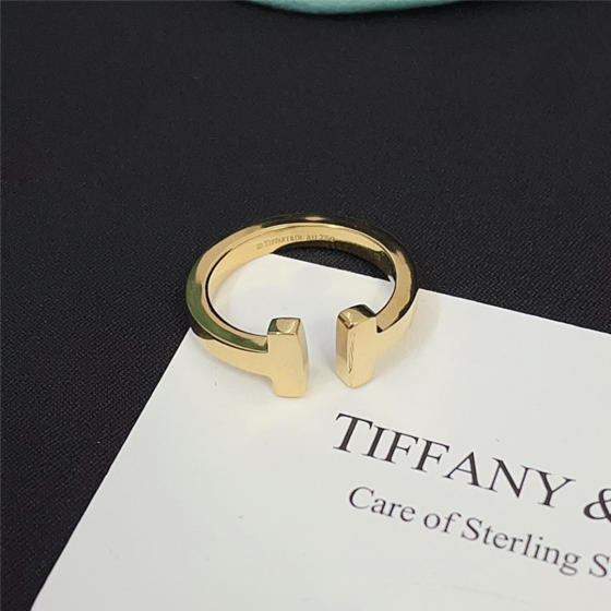 Exquisitely crafted high - quality rings, decorations for your fingertips