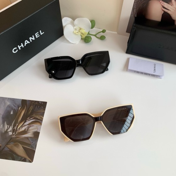 Men's and Women's Sunglasses - Fashionable High-UV Protect Beach Sunglasses - Vintage Fishing Glasses