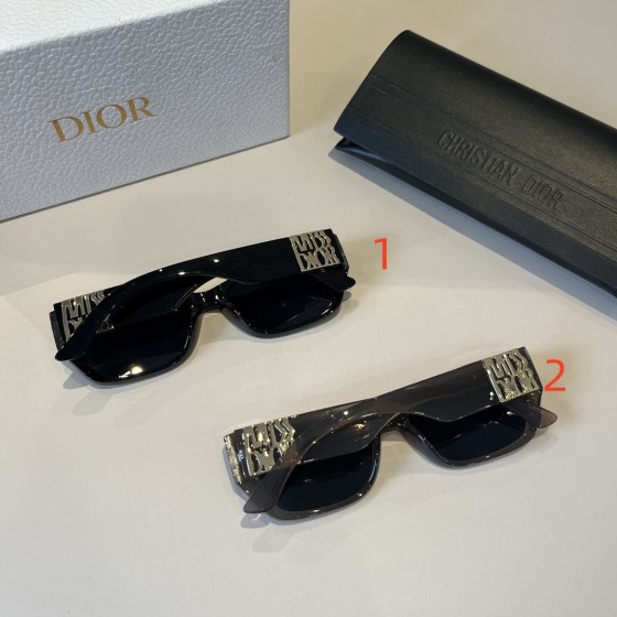 Men's and Women's Sunglasses - Fashionable High-UV Protect Beach Sunglasses - Vintage Fishing Glasses