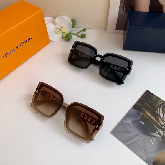 Men's and Women's Sunglasses - Fashionable High-UV Protect Beach Sunglasses - Vintage Fishing Glasses