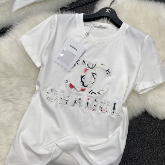 New arrivals in 2025! Summer clothes with round necks. Available in two colors, suitable for both men and women.