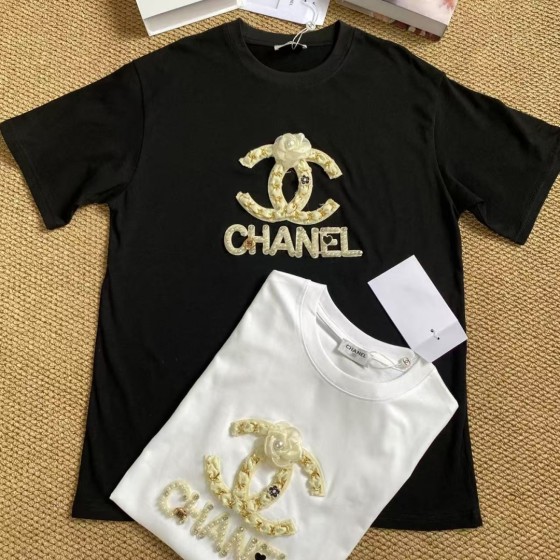 New arrivals in 2025! Summer clothes with round necks. Available in two colors, suitable for both men and women.