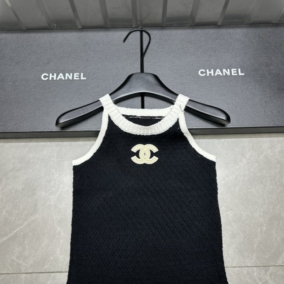 New arrivals in 2025! Summer clothes with round necks. Available in two colors, suitable for both men and women.