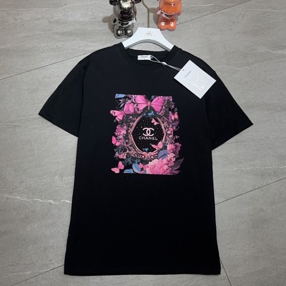 New arrivals in 2025! Summer clothes with round necks. Available in two colors, suitable for both men and women.