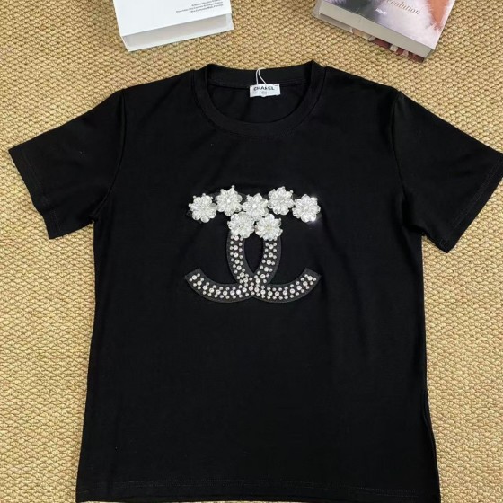 New arrivals in 2025! Summer clothes with round necks. Available in two colors, suitable for both men and women.