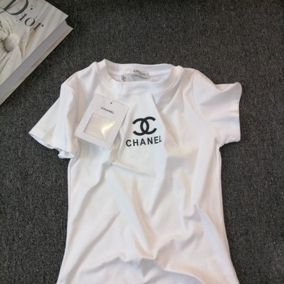 New arrivals in 2025! Summer clothes with round necks. Available in two colors, suitable for both men and women.