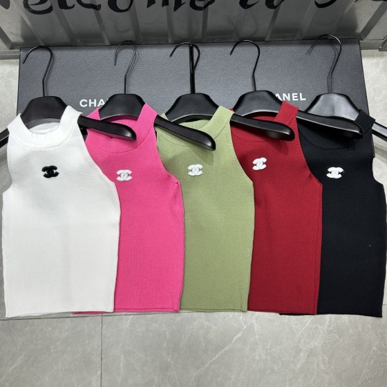 New arrivals in 2025! Summer clothes with round necks. Available in two colors, suitable for both men and women.