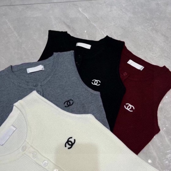 New arrivals in 2025! Summer clothes with round necks. Available in two colors, suitable for both men and women.