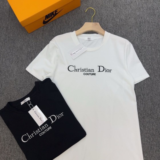 New arrivals in 2025! Summer clothes with round necks. Available in two colors, suitable for both men and women.