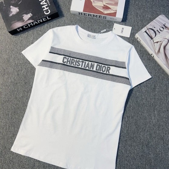 New arrivals in 2025! Summer clothes with round necks. Available in two colors, suitable for both men and women.