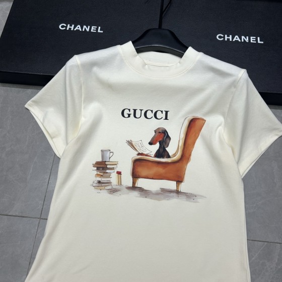 New arrivals in 2025! Summer clothes with round necks. Available in two colors, suitable for both men and women.