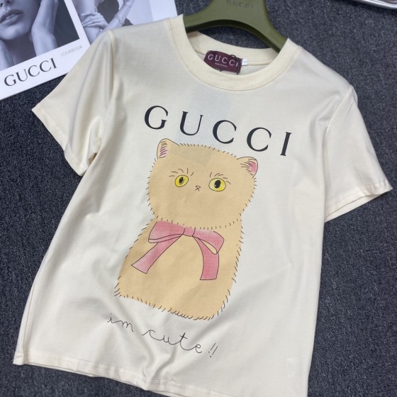 New arrivals in 2025! Summer clothes with round necks. Available in two colors, suitable for both men and women.