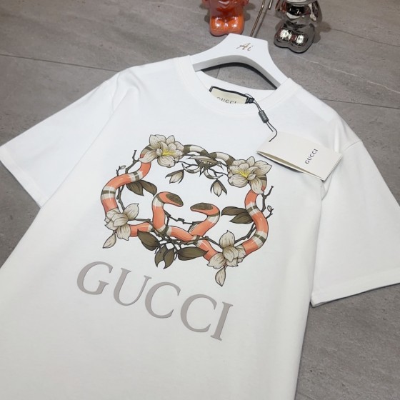 New arrivals in 2025! Summer clothes with round necks. Available in two colors, suitable for both men and women.