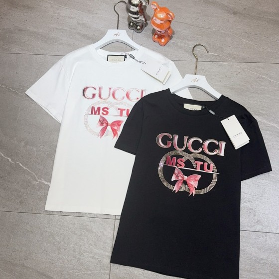 New arrivals in 2025! Summer clothes with round necks. Available in two colors, suitable for both men and women.