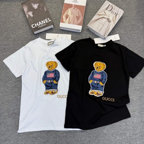 New arrivals in 2025! Summer clothes with round necks. Available in two colors, suitable for both men and women.