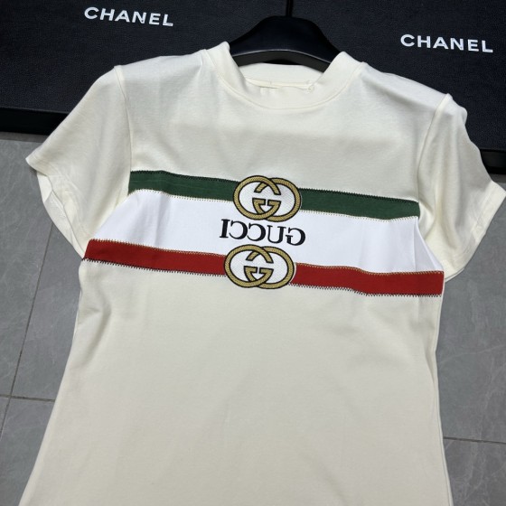 New arrivals in 2025! Summer clothes with round necks. Available in two colors, suitable for both men and women.