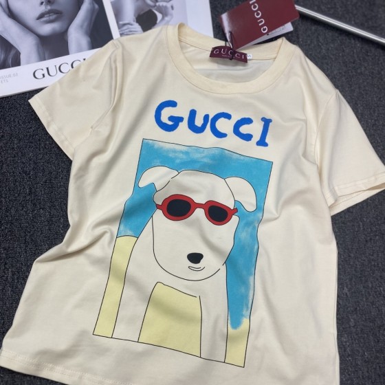 New arrivals in 2025! Summer clothes with round necks. Available in two colors, suitable for both men and women.