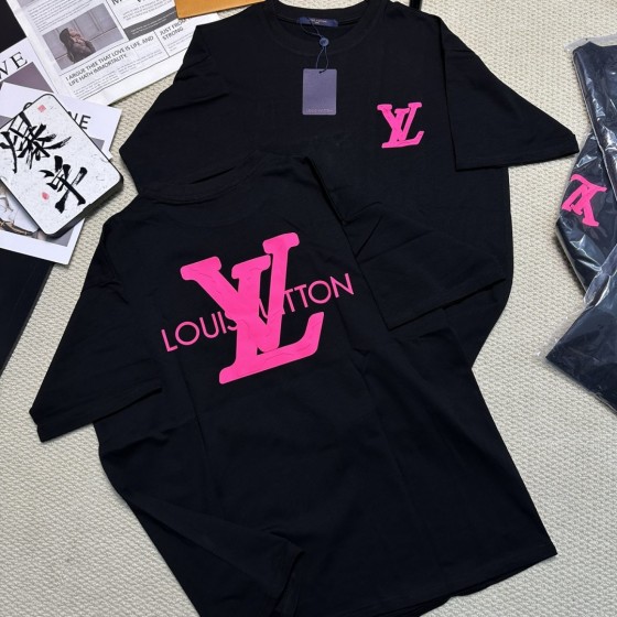 New arrivals in 2025! Summer clothes with round necks. Available in two colors, suitable for both men and women.