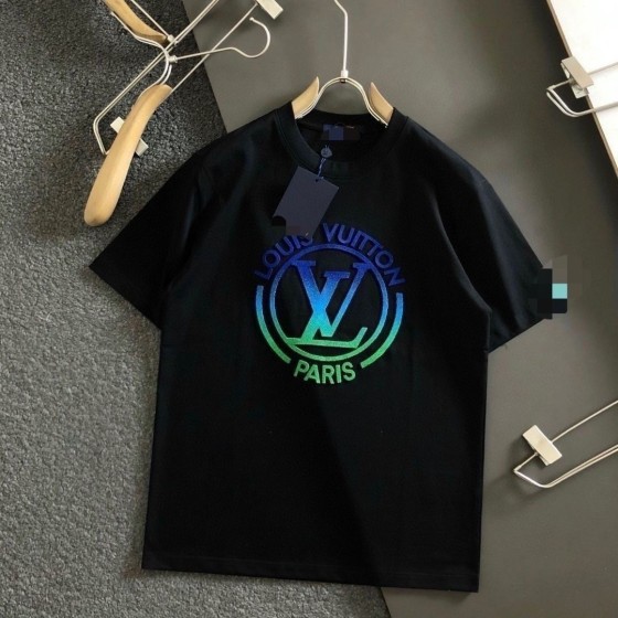 New arrivals in 2025! Summer clothes with round necks. Available in two colors, suitable for both men and women.