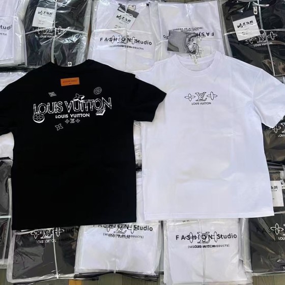 New arrivals in 2025! Summer clothes with round necks. Available in two colors, suitable for both men and women.