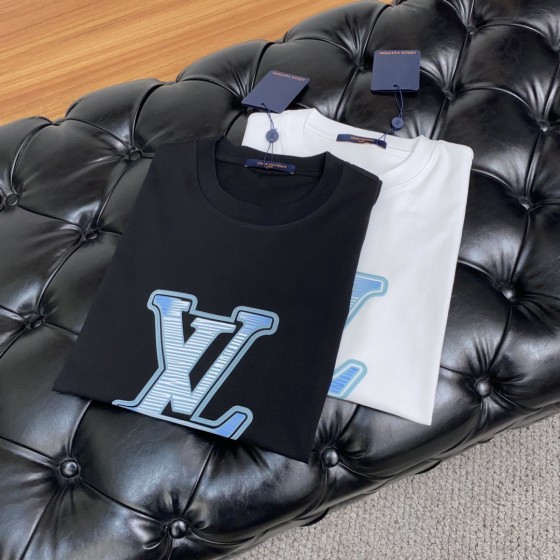 New arrivals in 2025! Summer clothes with round necks. Available in two colors, suitable for both men and women.