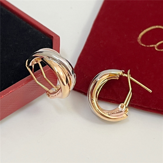 Exquisite Craftsmanship, Superior Quality, and Stylish Fashion Accessories for Women