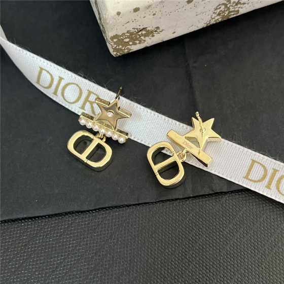 Exquisite Craftsmanship, Superior Quality, and Stylish Fashion Accessories for Women